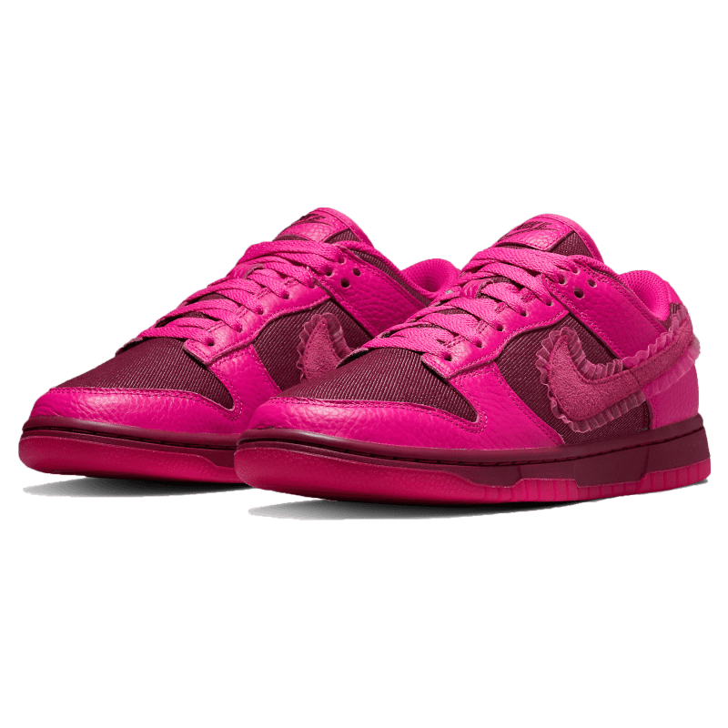 Nike Wmns Dunk Low Valentine s Day 1